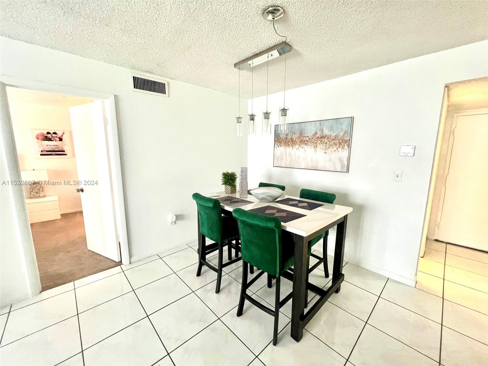 1200 NE Miami Gardens Dr 410W, Miami, Florida 33179, 1 Bedroom Bedrooms, ,2 BathroomsBathrooms,Residential,For Sale,1200 NE Miami Gardens Dr 410W,A11532667