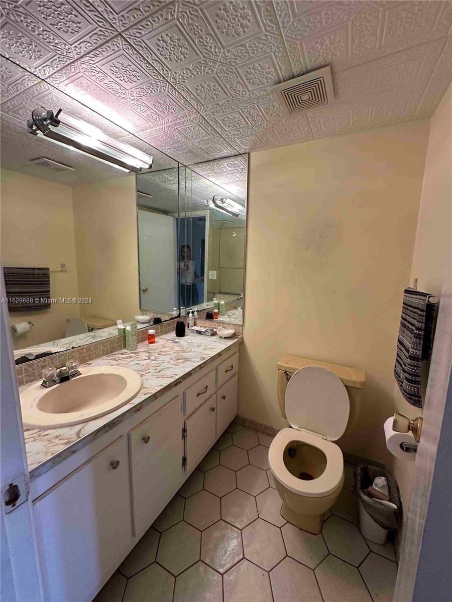 2061 NW 47th Ter 405, Lauderhill, Florida 33313, 1 Bedroom Bedrooms, ,1 BathroomBathrooms,Residential,For Sale,2061 NW 47th Ter 405,A11528688