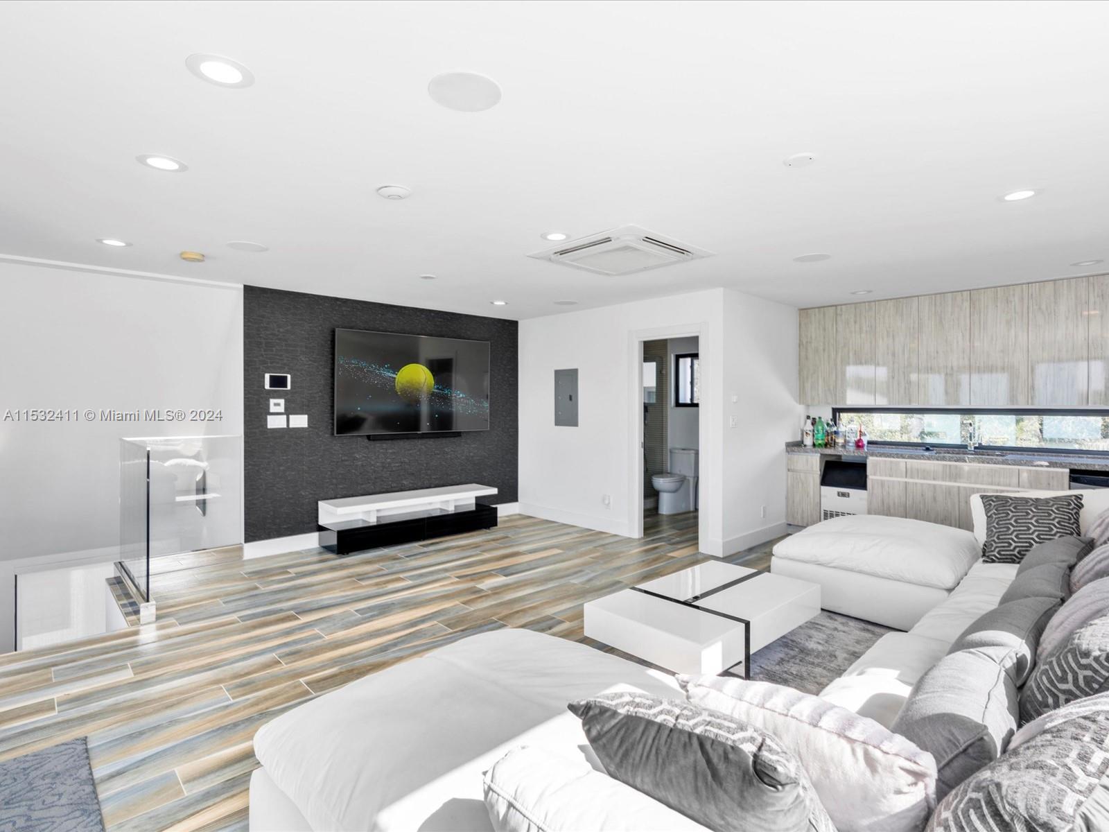 1408 SE 2nd Ct, Fort Lauderdale, Florida 33301, 4 Bedrooms Bedrooms, ,5 BathroomsBathrooms,Residential,For Sale,1408 SE 2nd Ct,A11532411