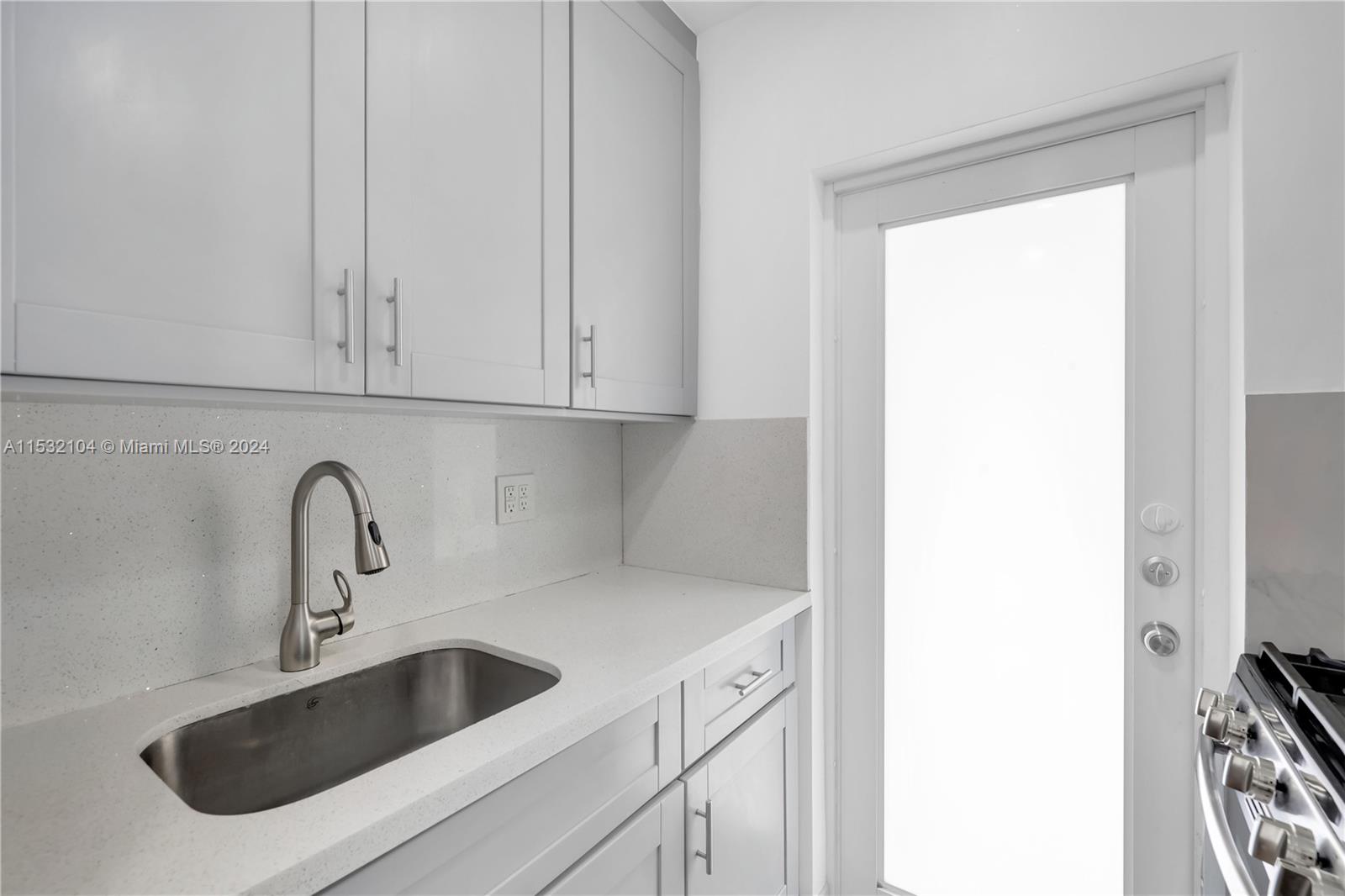 644 Meridian Ave 1, Miami Beach, Florida 33139, 1 Bedroom Bedrooms, ,1 BathroomBathrooms,Residential,For Sale,644 Meridian Ave 1,A11532104