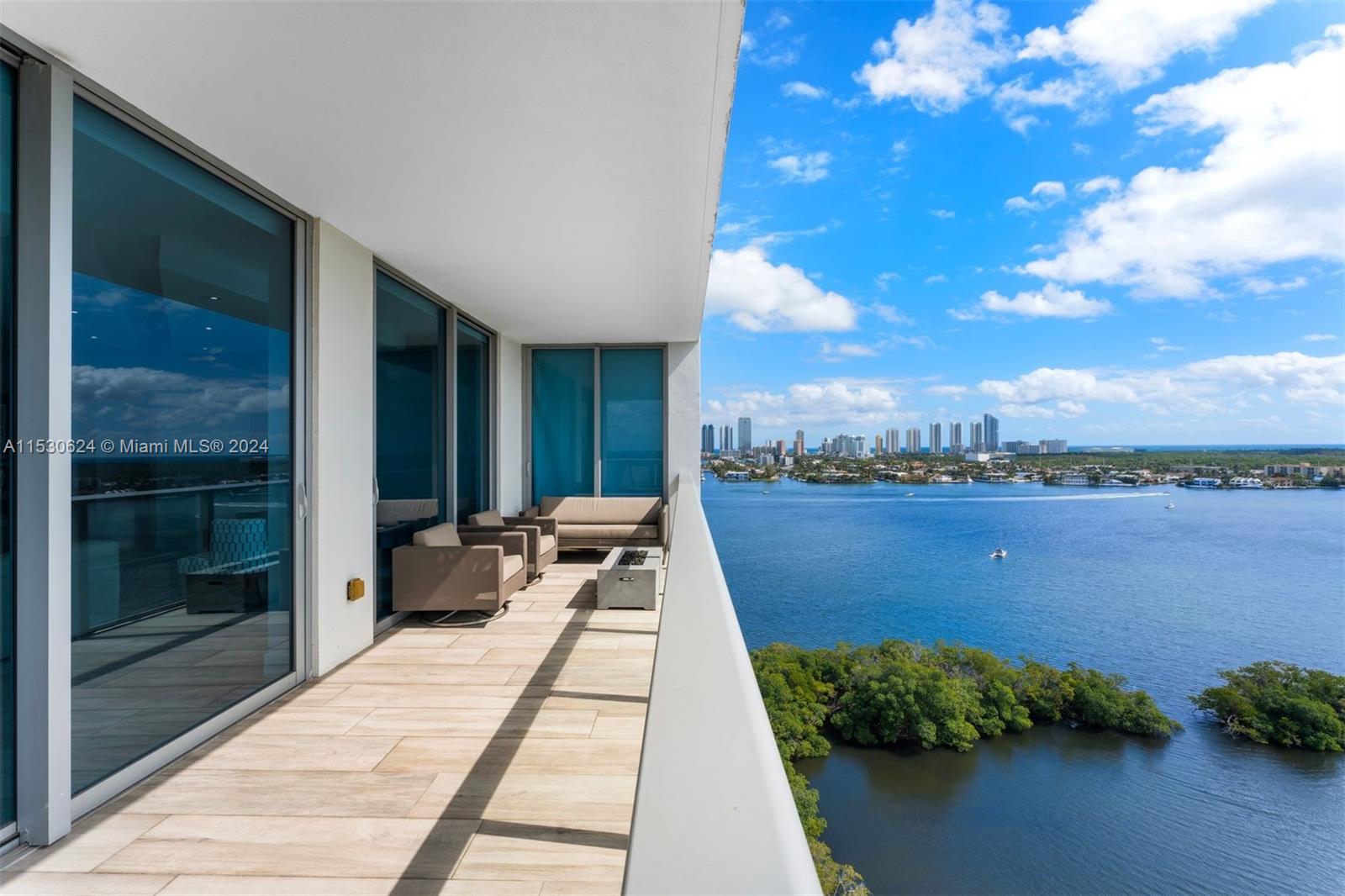 17111 Biscayne Blvd 1702, North Miami Beach, Florida 33160, 2 Bedrooms Bedrooms, ,2 BathroomsBathrooms,Residential,For Sale,17111 Biscayne Blvd 1702,A11530624