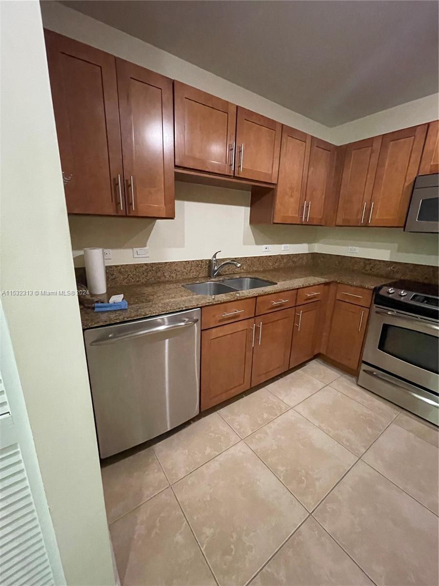 Miami, Florida 33156, 2 Bedrooms Bedrooms, ,2 BathroomsBathrooms,Residentiallease,For Rent,A11532313