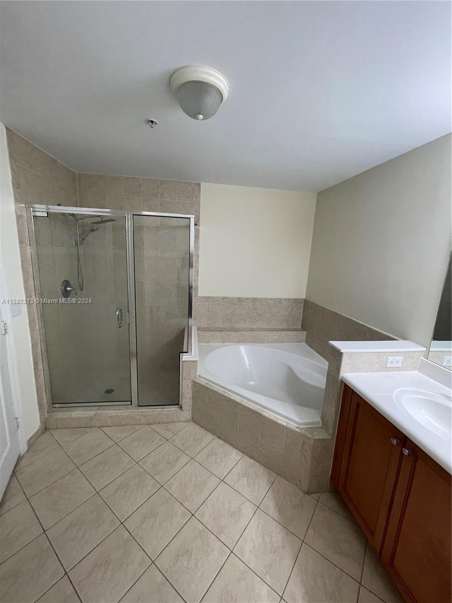 Miami, Florida 33156, 2 Bedrooms Bedrooms, ,2 BathroomsBathrooms,Residentiallease,For Rent,A11532313