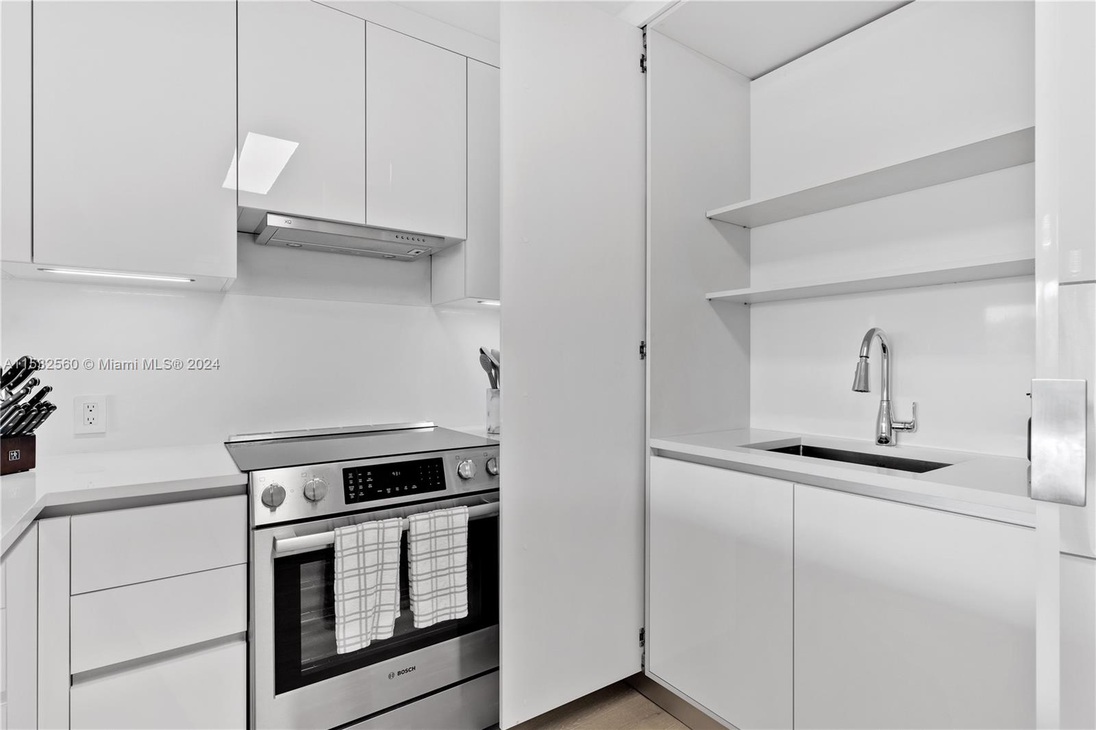 155 Ocean Lane Dr 210, Key Biscayne, Florida 33149, 2 Bedrooms Bedrooms, ,2 BathroomsBathrooms,Residentiallease,For Rent,155 Ocean Lane Dr 210,A11532560