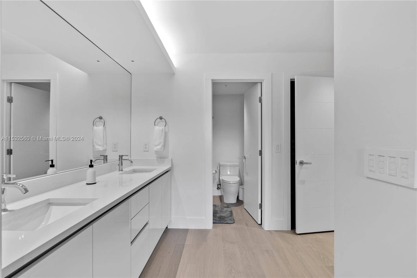 155 Ocean Lane Dr 210, Key Biscayne, Florida 33149, 2 Bedrooms Bedrooms, ,2 BathroomsBathrooms,Residentiallease,For Rent,155 Ocean Lane Dr 210,A11532560