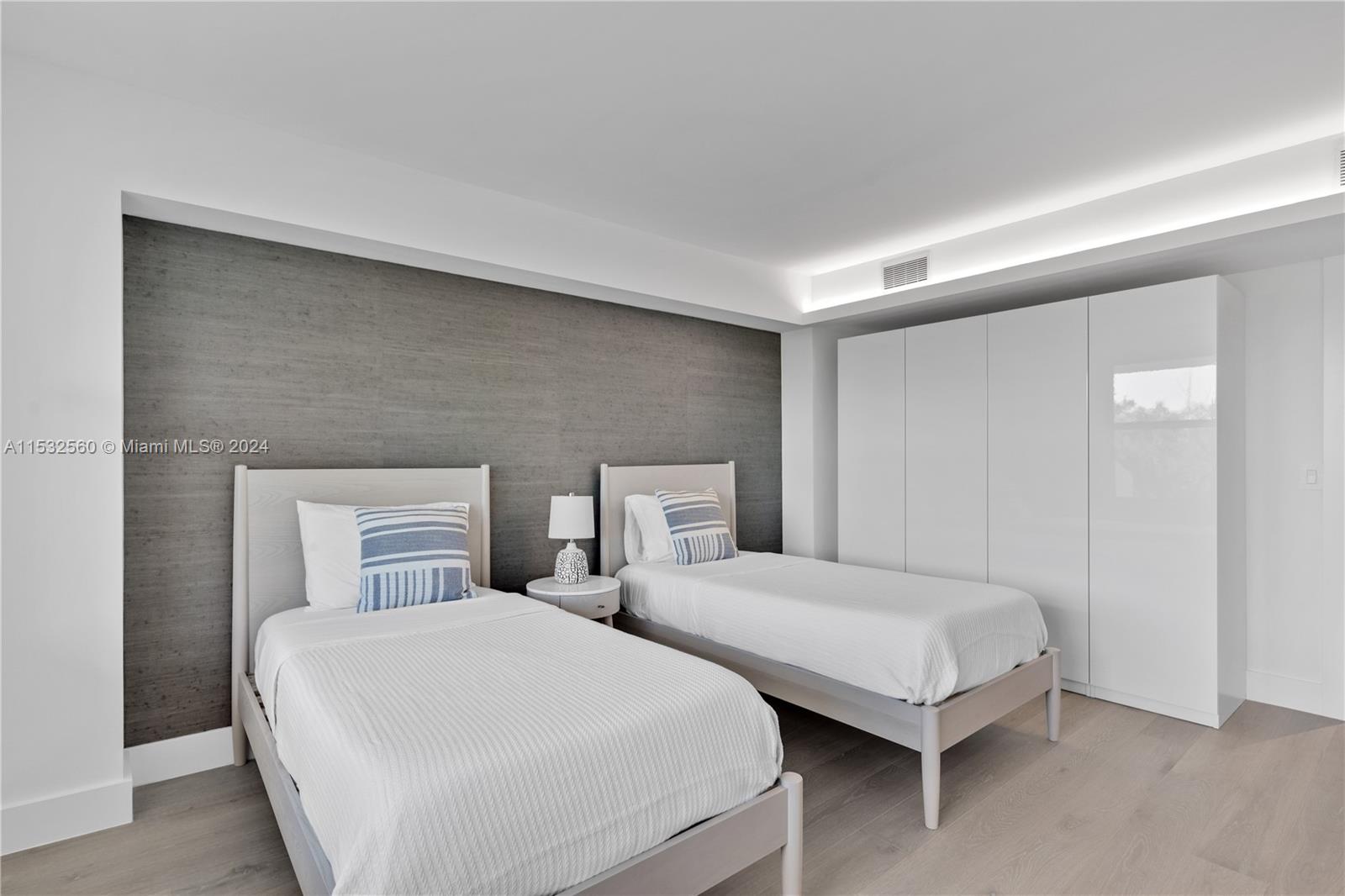 155 Ocean Lane Dr 210, Key Biscayne, Florida 33149, 2 Bedrooms Bedrooms, ,2 BathroomsBathrooms,Residentiallease,For Rent,155 Ocean Lane Dr 210,A11532560