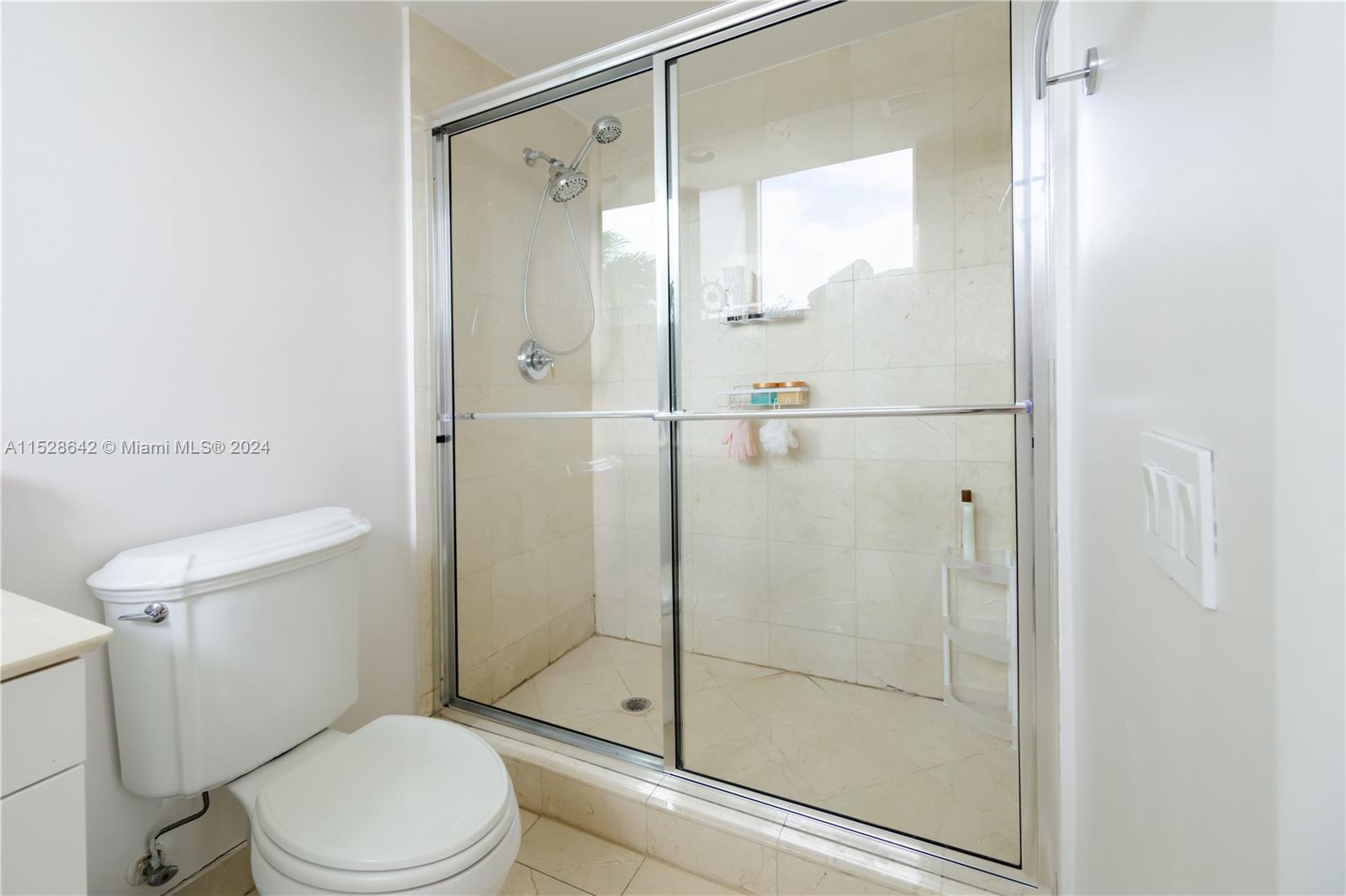 19111 Collins Ave 207, Sunny Isles Beach, Florida 33160, 2 Bedrooms Bedrooms, ,2 BathroomsBathrooms,Residential,For Sale,19111 Collins Ave 207,A11528642