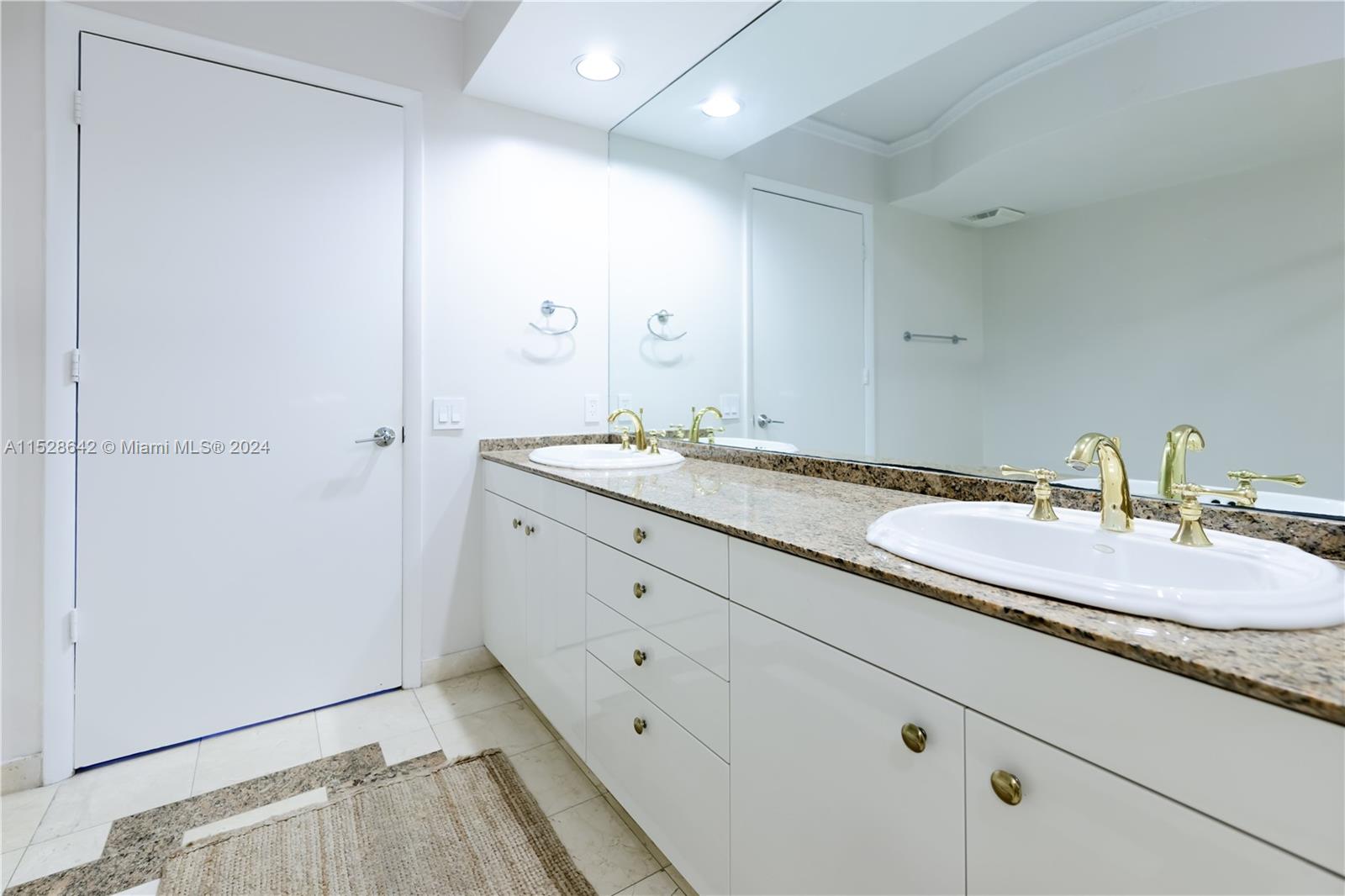 19111 Collins Ave 207, Sunny Isles Beach, Florida 33160, 2 Bedrooms Bedrooms, ,2 BathroomsBathrooms,Residential,For Sale,19111 Collins Ave 207,A11528642