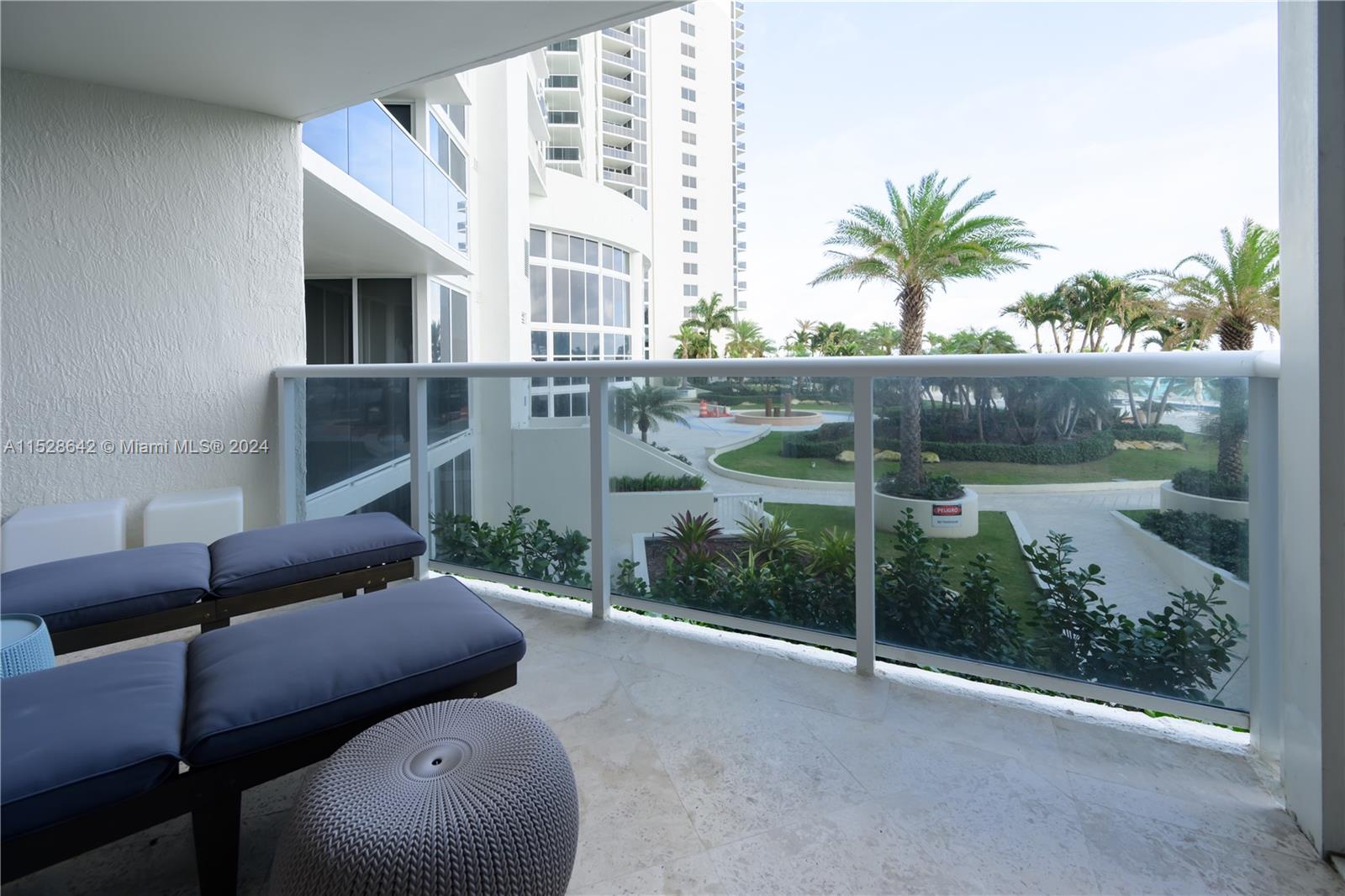 19111 Collins Ave 207, Sunny Isles Beach, Florida 33160, 2 Bedrooms Bedrooms, ,2 BathroomsBathrooms,Residential,For Sale,19111 Collins Ave 207,A11528642