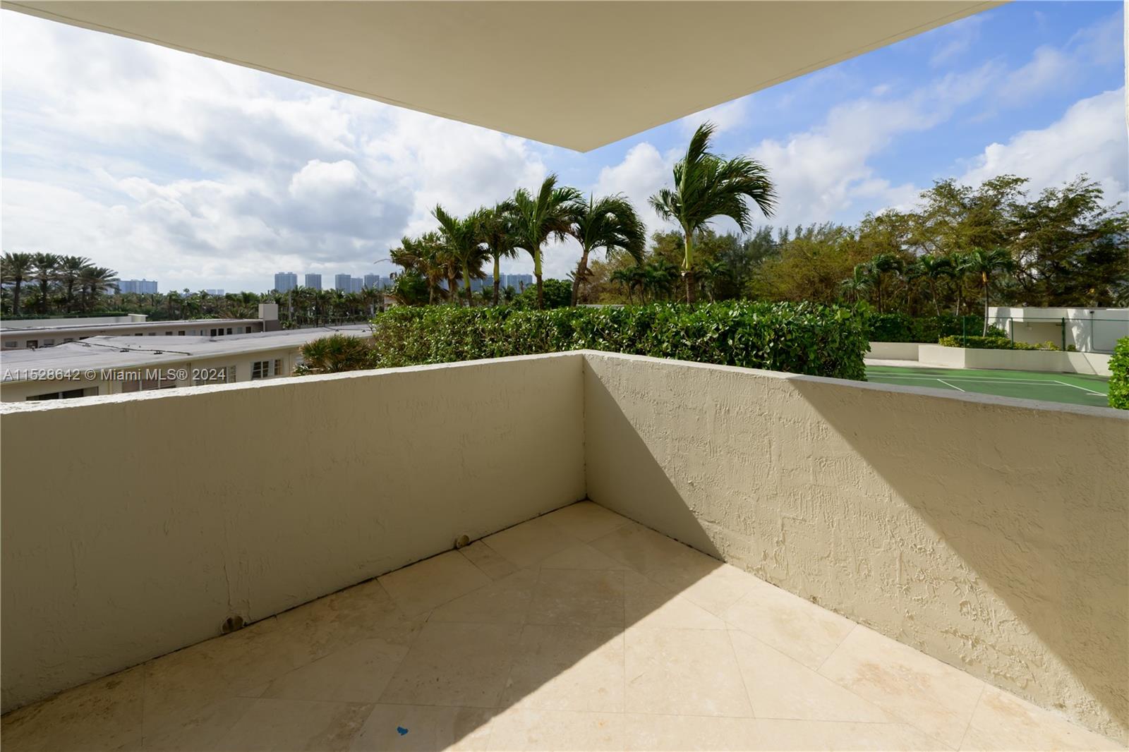 19111 Collins Ave 207, Sunny Isles Beach, Florida 33160, 2 Bedrooms Bedrooms, ,2 BathroomsBathrooms,Residential,For Sale,19111 Collins Ave 207,A11528642