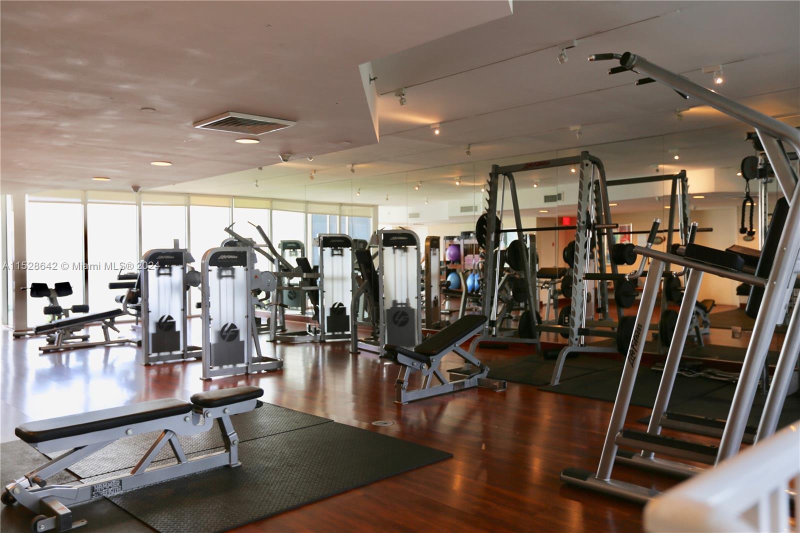 19111 Collins Ave 207, Sunny Isles Beach, Florida 33160, 2 Bedrooms Bedrooms, ,2 BathroomsBathrooms,Residential,For Sale,19111 Collins Ave 207,A11528642