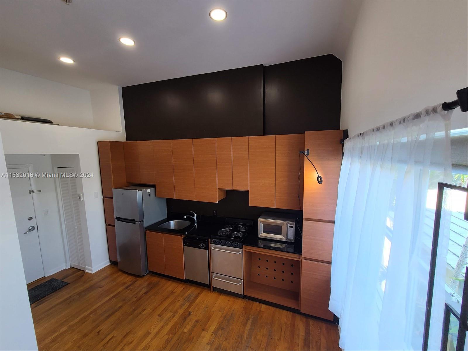 1521 Lenox Ave 303, Miami Beach, Florida 33139, ,1 BathroomBathrooms,Residential,For Sale,1521 Lenox Ave 303,A11532016