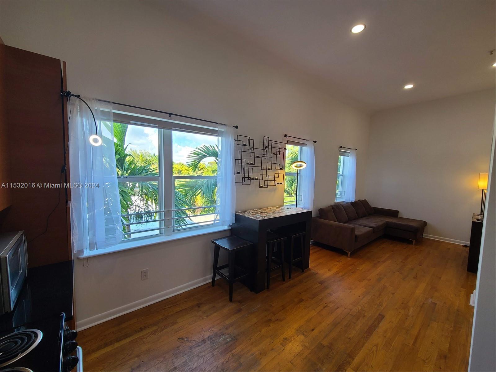 1521 Lenox Ave 303, Miami Beach, Florida 33139, ,1 BathroomBathrooms,Residential,For Sale,1521 Lenox Ave 303,A11532016