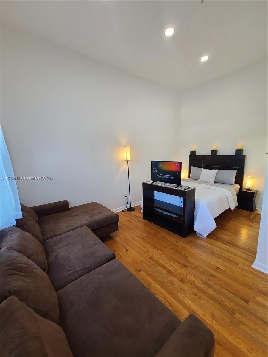 1521 Lenox Ave 303, Miami Beach, Florida 33139, ,1 BathroomBathrooms,Residential,For Sale,1521 Lenox Ave 303,A11532016