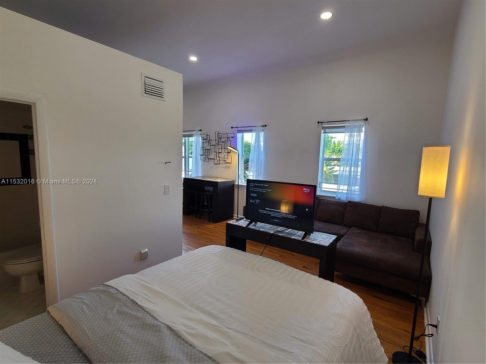 1521 Lenox Ave 303, Miami Beach, Florida 33139, ,1 BathroomBathrooms,Residential,For Sale,1521 Lenox Ave 303,A11532016