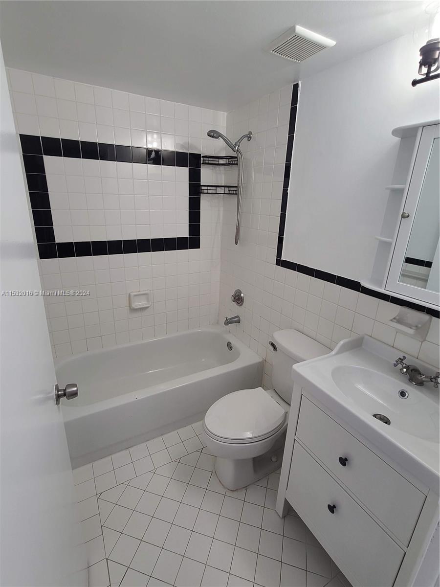 1521 Lenox Ave 303, Miami Beach, Florida 33139, ,1 BathroomBathrooms,Residential,For Sale,1521 Lenox Ave 303,A11532016