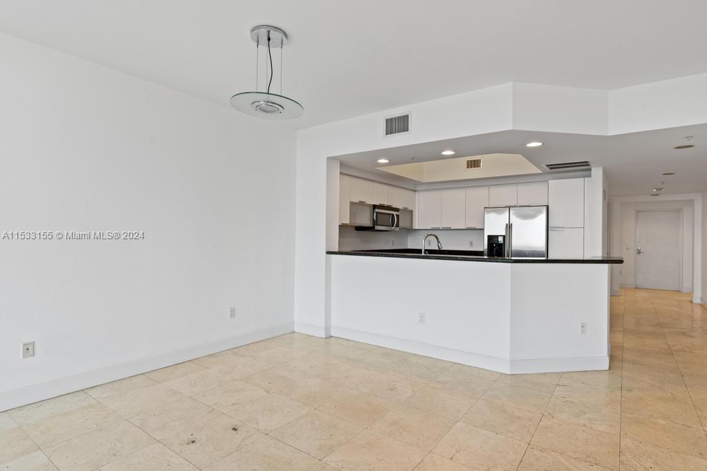 15051 Royal Oaks Ln 1003, North Miami, Florida 33181, 3 Bedrooms Bedrooms, ,3 BathroomsBathrooms,Residentiallease,For Rent,15051 Royal Oaks Ln 1003,A11533155