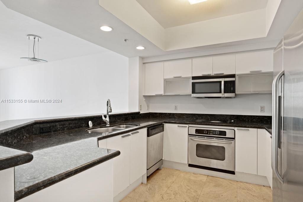 15051 Royal Oaks Ln 1003, North Miami, Florida 33181, 3 Bedrooms Bedrooms, ,3 BathroomsBathrooms,Residentiallease,For Rent,15051 Royal Oaks Ln 1003,A11533155