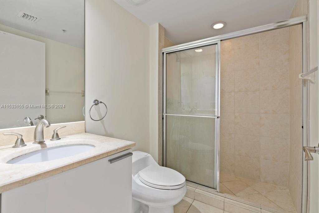 15051 Royal Oaks Ln 1003, North Miami, Florida 33181, 3 Bedrooms Bedrooms, ,3 BathroomsBathrooms,Residentiallease,For Rent,15051 Royal Oaks Ln 1003,A11533155