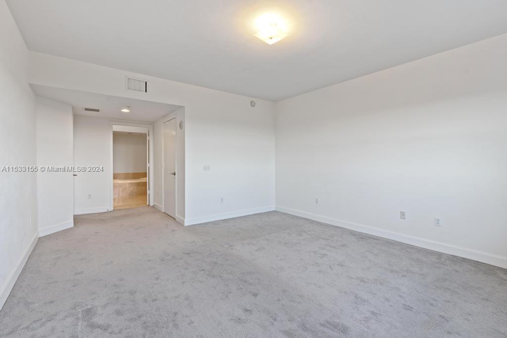 15051 Royal Oaks Ln 1003, North Miami, Florida 33181, 3 Bedrooms Bedrooms, ,3 BathroomsBathrooms,Residentiallease,For Rent,15051 Royal Oaks Ln 1003,A11533155