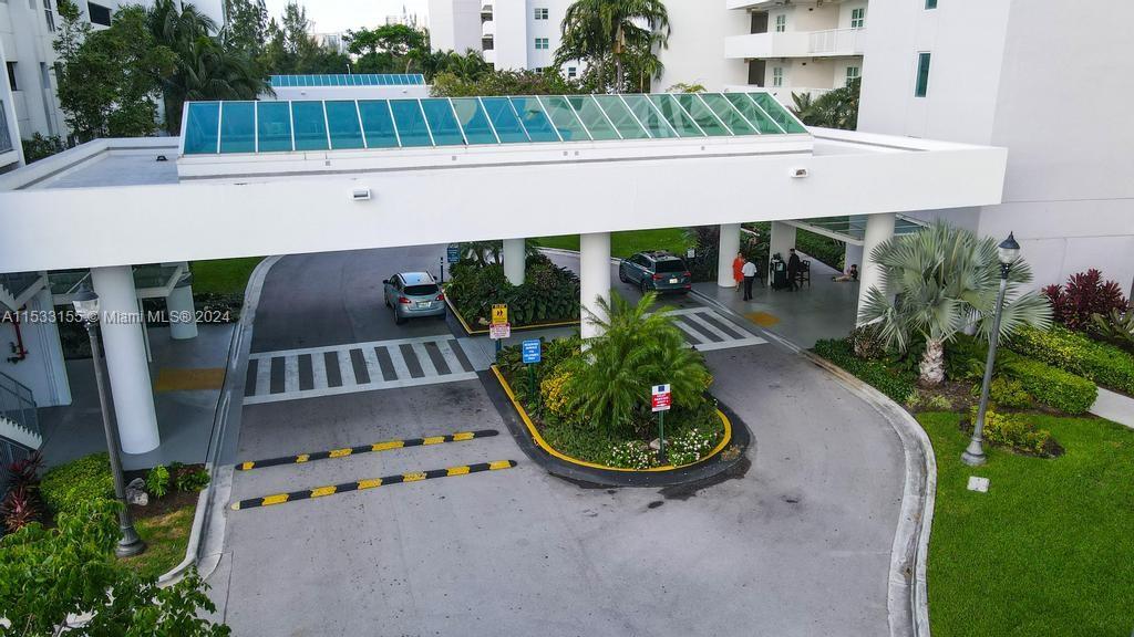 15051 Royal Oaks Ln 1003, North Miami, Florida 33181, 3 Bedrooms Bedrooms, ,3 BathroomsBathrooms,Residentiallease,For Rent,15051 Royal Oaks Ln 1003,A11533155