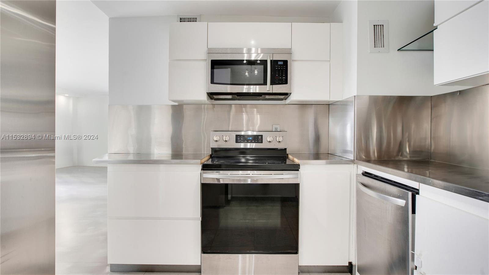 5838 Collins Ave 15C, Miami Beach, Florida 33140, 2 Bedrooms Bedrooms, ,2 BathroomsBathrooms,Residential,For Sale,5838 Collins Ave 15C,A11532894