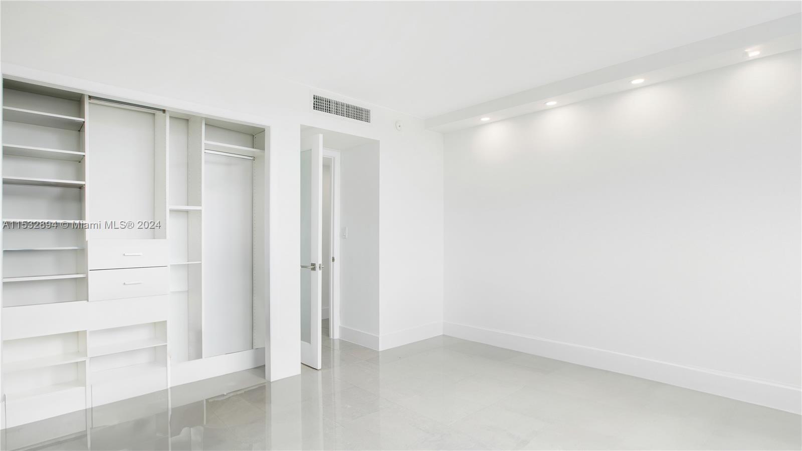 5838 Collins Ave 15C, Miami Beach, Florida 33140, 2 Bedrooms Bedrooms, ,2 BathroomsBathrooms,Residential,For Sale,5838 Collins Ave 15C,A11532894