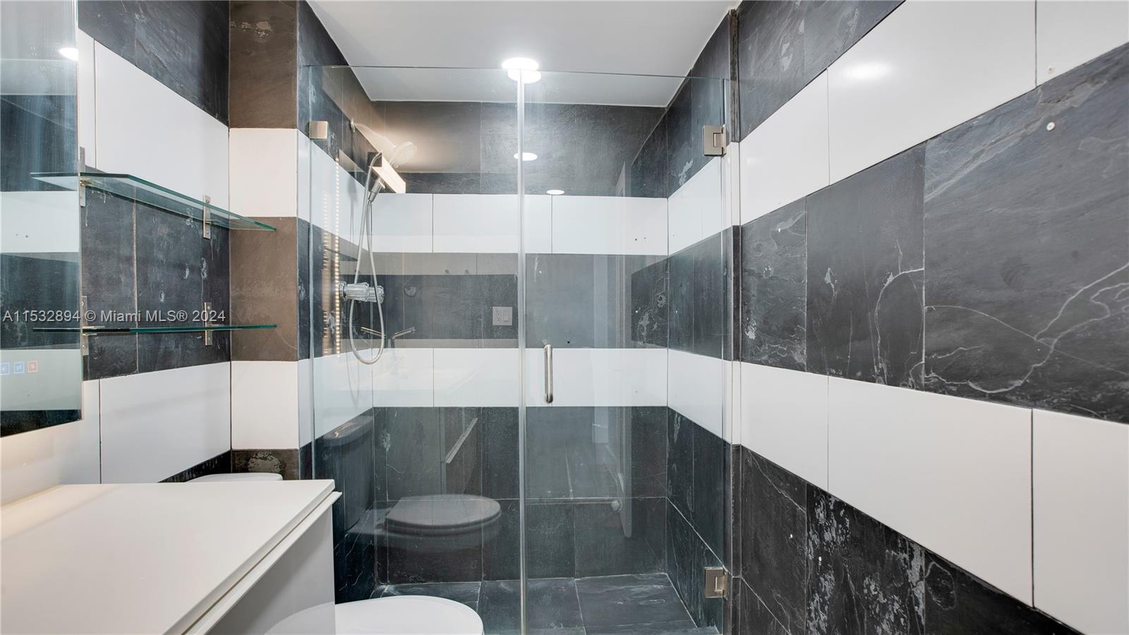 5838 Collins Ave 15C, Miami Beach, Florida 33140, 2 Bedrooms Bedrooms, ,2 BathroomsBathrooms,Residential,For Sale,5838 Collins Ave 15C,A11532894