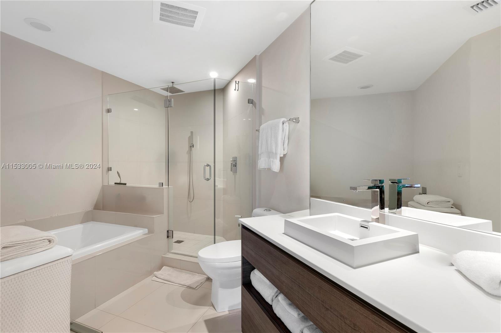 1100 S Miami Ave 3810, Miami, Florida 33130, 2 Bedrooms Bedrooms, ,2 BathroomsBathrooms,Residential,For Sale,1100 S Miami Ave 3810,A11533005