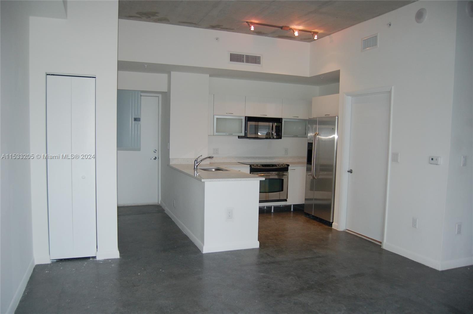 133 NE 2nd Ave 907, Miami, Florida 33132, 1 Bedroom Bedrooms, ,1 BathroomBathrooms,Residentiallease,For Rent,133 NE 2nd Ave 907,A11533205