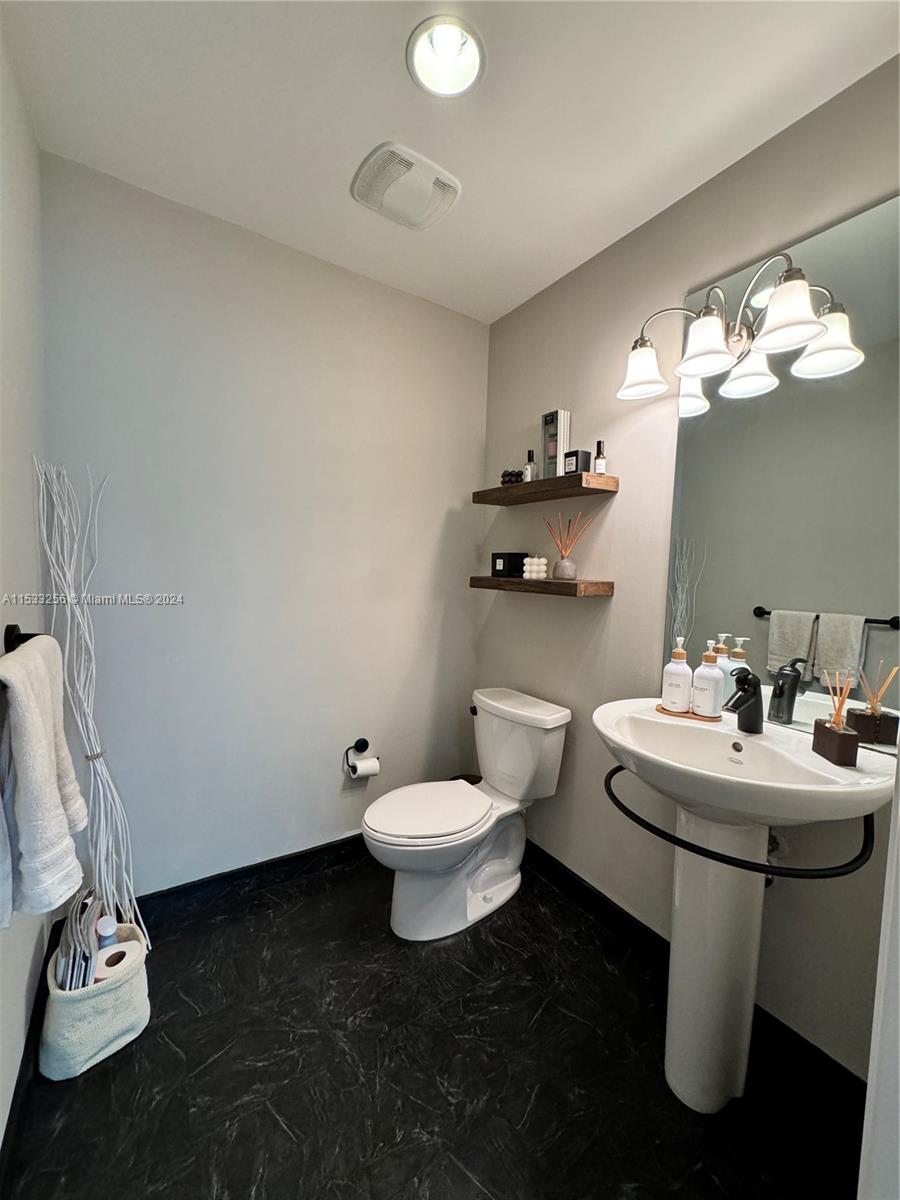 300 S Biscayne Blvd T-3307, Miami, Florida 33131, 1 Bedroom Bedrooms, ,1 BathroomBathrooms,Residentiallease,For Rent,300 S Biscayne Blvd T-3307,A11533256
