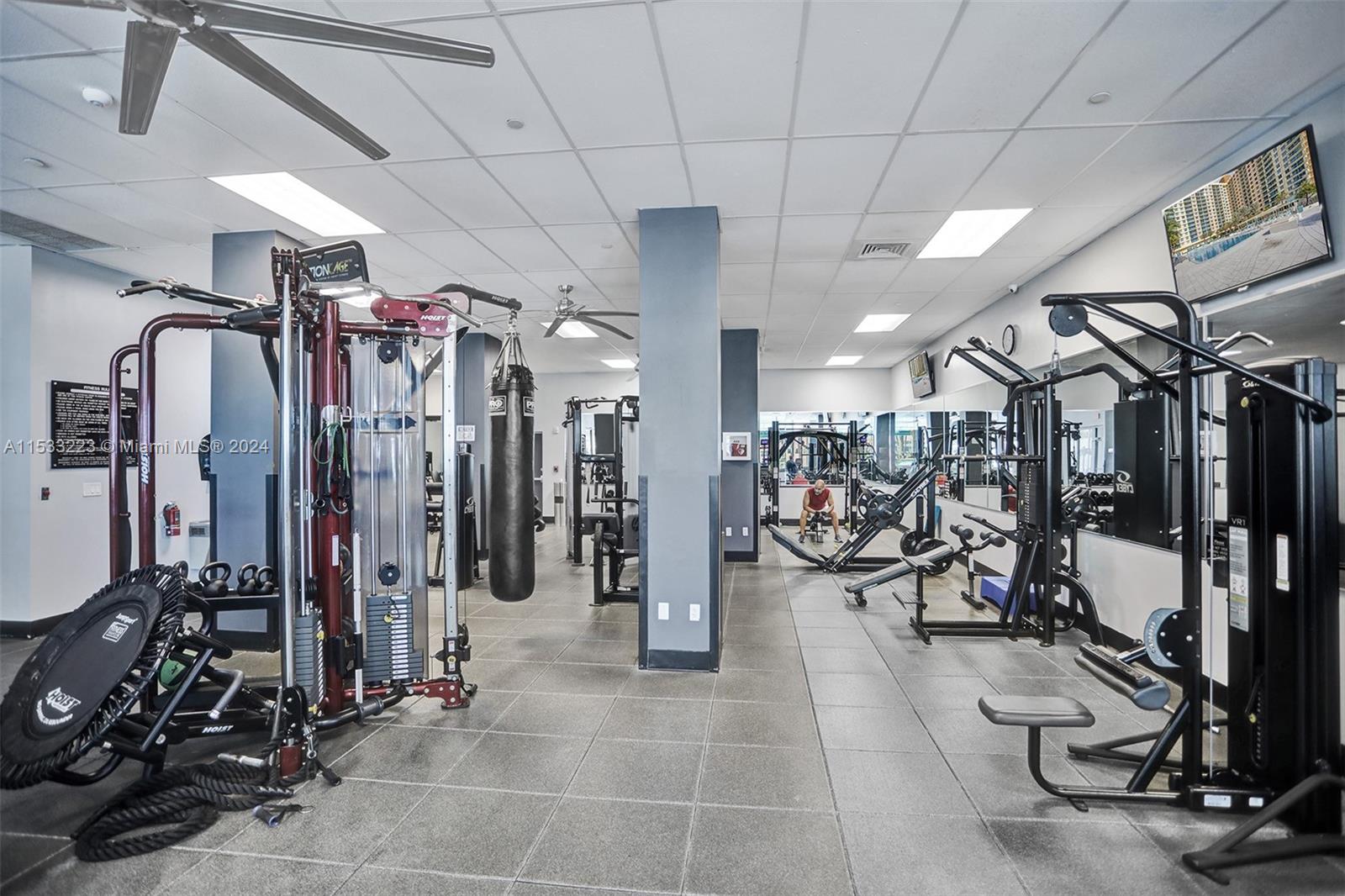 Hollywood, Florida 33019, 1 Bedroom Bedrooms, ,1 BathroomBathrooms,Residentiallease,For Rent,A11533223