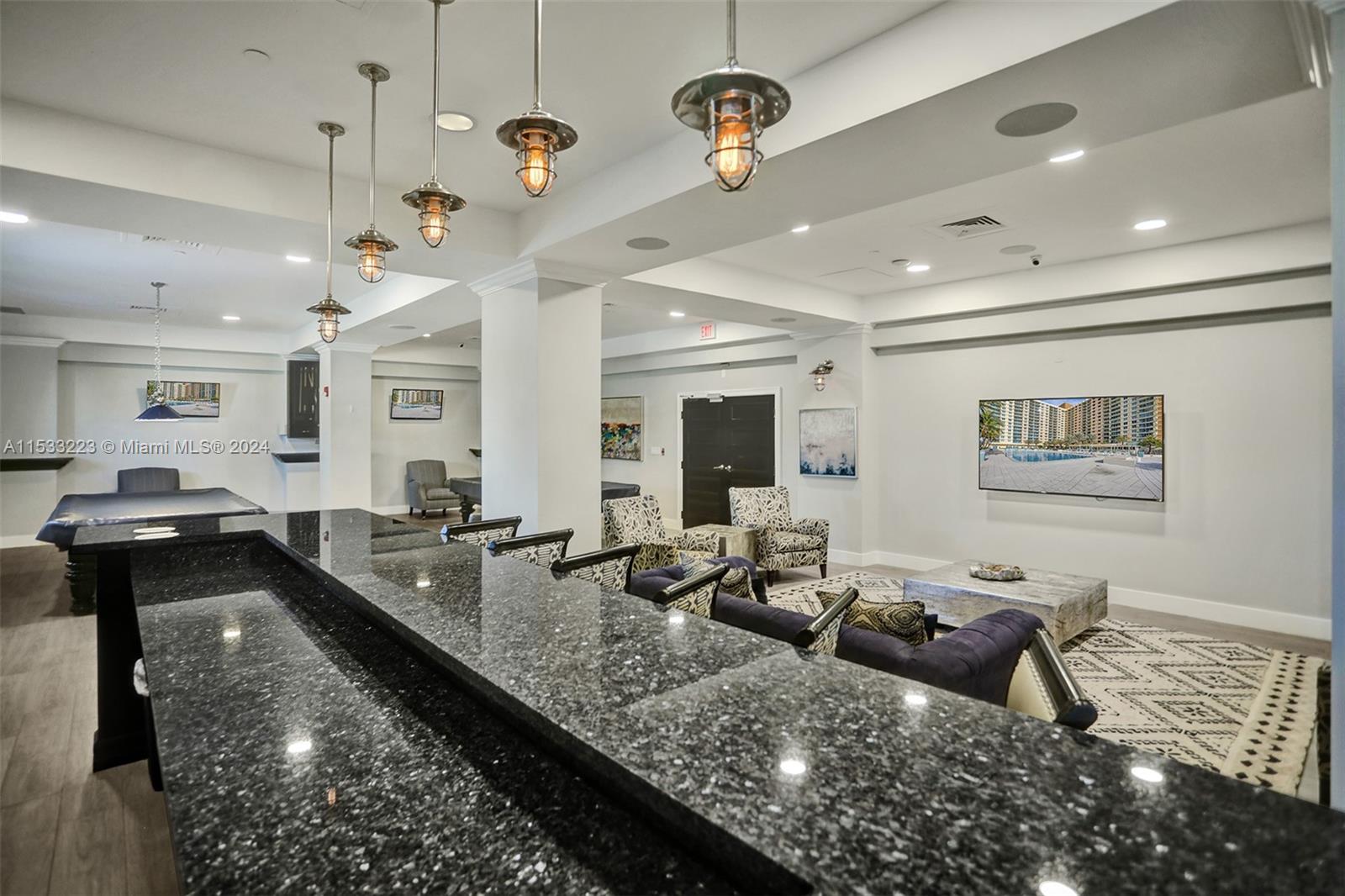 Hollywood, Florida 33019, 1 Bedroom Bedrooms, ,1 BathroomBathrooms,Residentiallease,For Rent,A11533223