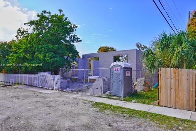 4550 E 7th Ave, Hialeah, Florida 33013, 4 Bedrooms Bedrooms, ,2 BathroomsBathrooms,Residential,For Sale,4550 E 7th Ave,A11533289