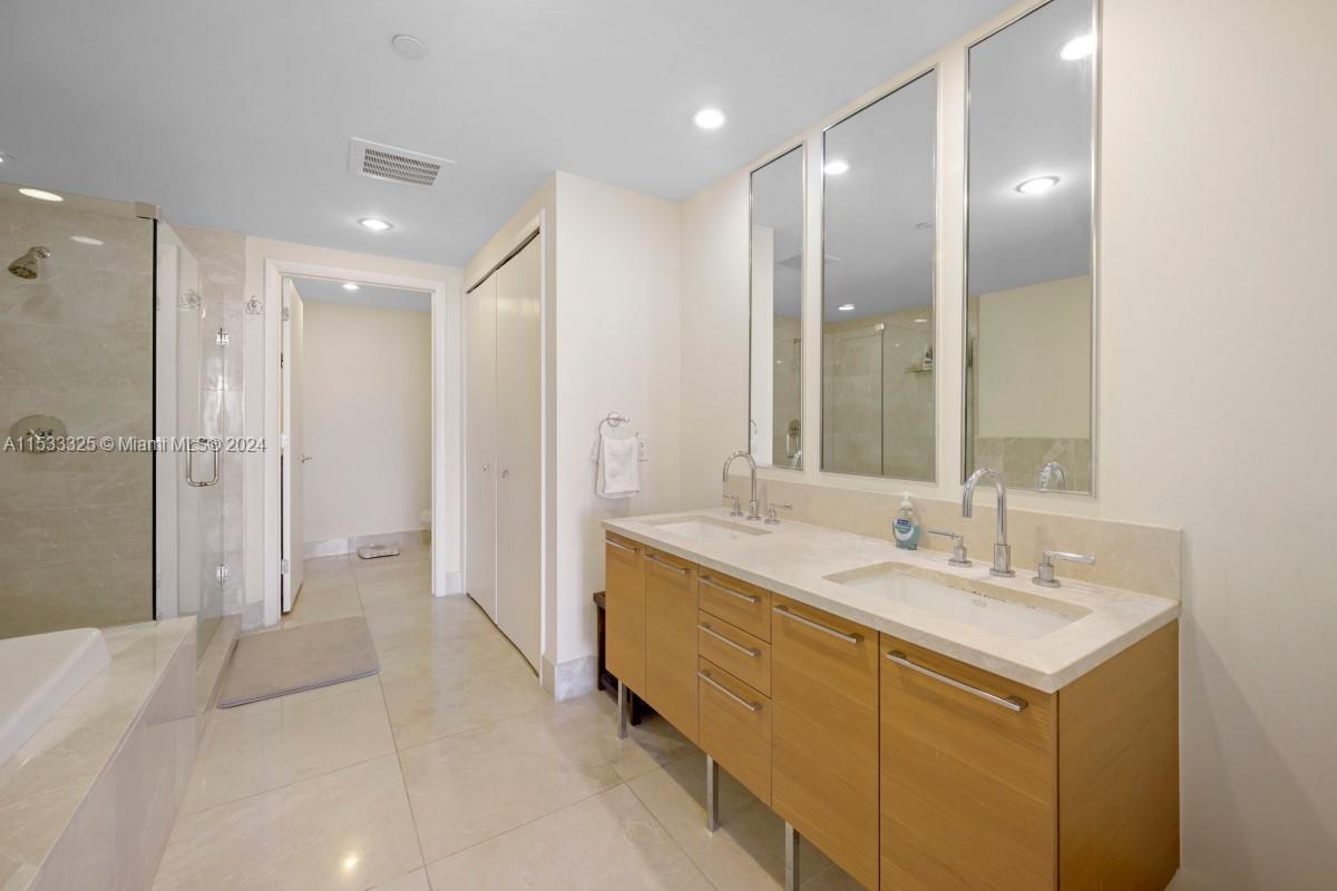 17001 Collins Ave 1204, Sunny Isles Beach, Florida 33160, 3 Bedrooms Bedrooms, ,3 BathroomsBathrooms,Residential,For Sale,17001 Collins Ave 1204,A11533325