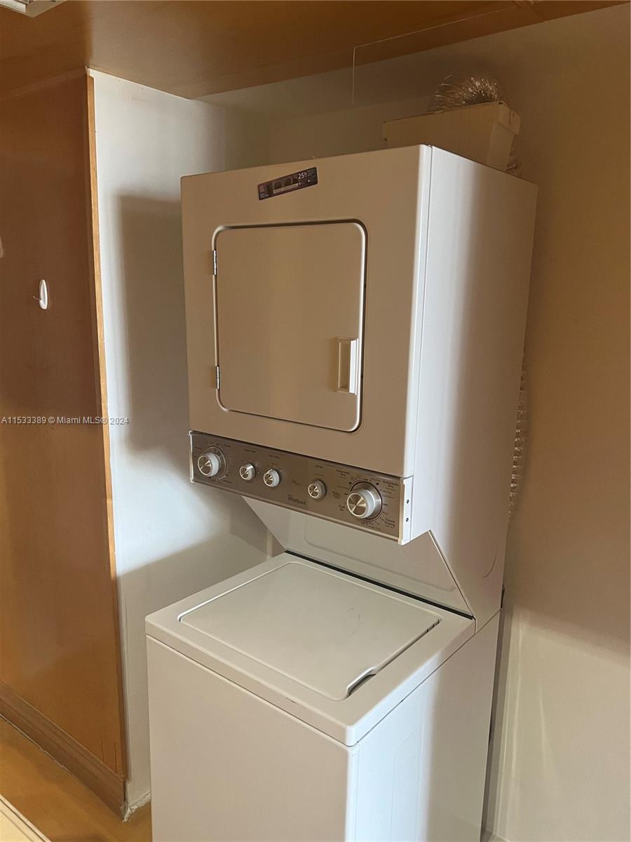 1717 N Bayshore Dr A-1856, Miami, Florida 33132, 3 Bedrooms Bedrooms, ,3 BathroomsBathrooms,Residentiallease,For Rent,1717 N Bayshore Dr A-1856,A11533389