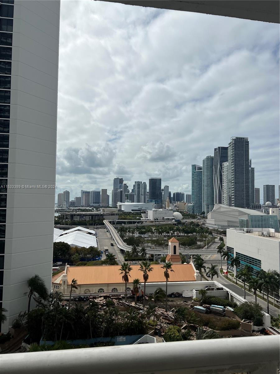 1717 N Bayshore Dr A-1856, Miami, Florida 33132, 3 Bedrooms Bedrooms, ,3 BathroomsBathrooms,Residentiallease,For Rent,1717 N Bayshore Dr A-1856,A11533389