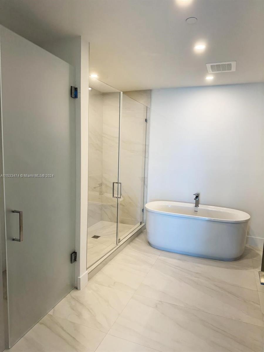 17550 COLLINS AVE 1003, Sunny Isles Beach, Florida 33160, 2 Bedrooms Bedrooms, ,2 BathroomsBathrooms,Residentiallease,For Rent,17550 COLLINS AVE 1003,A11533474