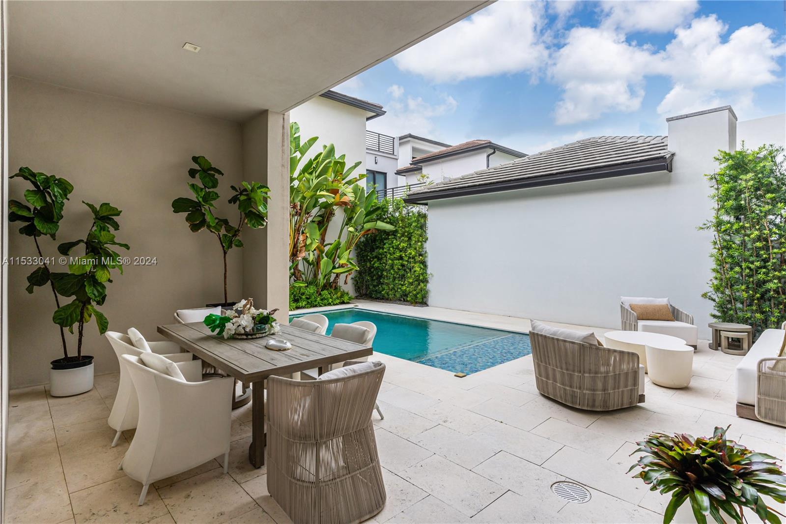 8162 NW 48th Ter, Doral, Florida 33166, 5 Bedrooms Bedrooms, ,5 BathroomsBathrooms,Residential,For Sale,8162 NW 48th Ter,A11533041