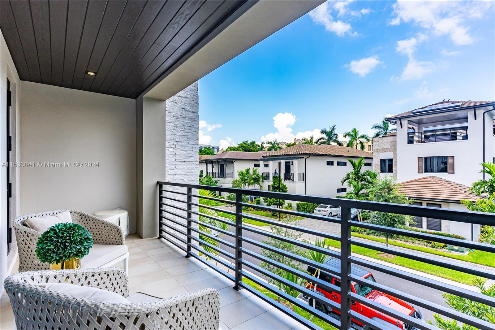 8162 NW 48th Ter, Doral, Florida 33166, 5 Bedrooms Bedrooms, ,5 BathroomsBathrooms,Residential,For Sale,8162 NW 48th Ter,A11533041