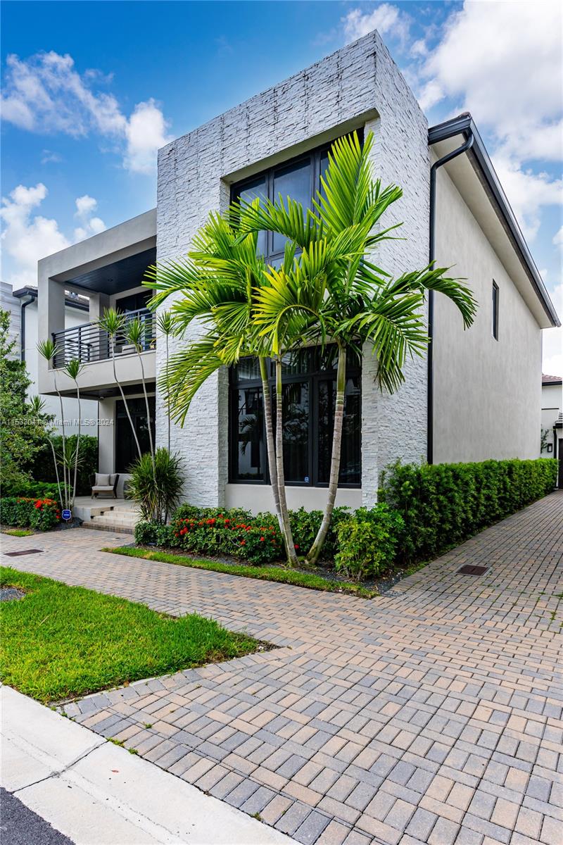 8162 NW 48th Ter, Doral, Florida 33166, 5 Bedrooms Bedrooms, ,5 BathroomsBathrooms,Residential,For Sale,8162 NW 48th Ter,A11533041