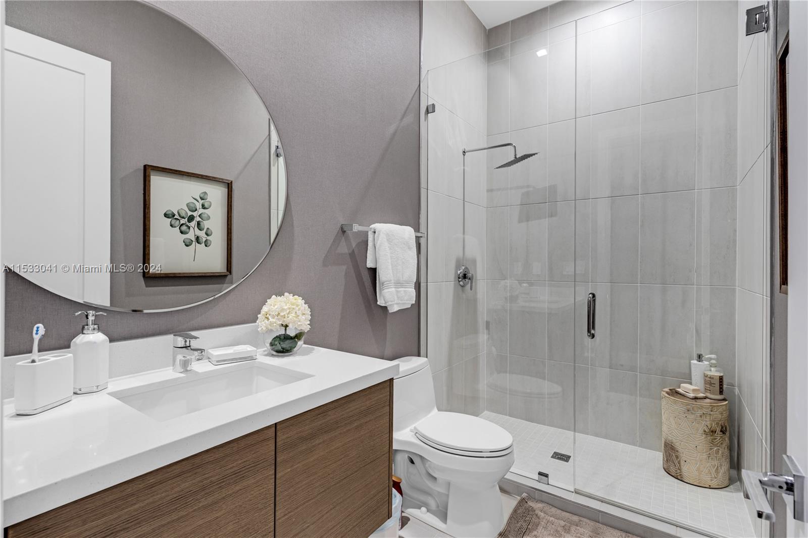 8162 NW 48th Ter, Doral, Florida 33166, 5 Bedrooms Bedrooms, ,5 BathroomsBathrooms,Residential,For Sale,8162 NW 48th Ter,A11533041