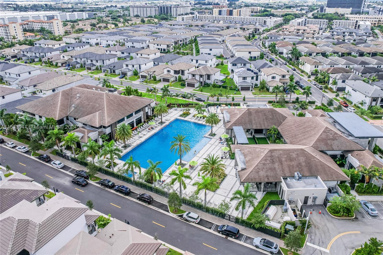 8162 NW 48th Ter, Doral, Florida 33166, 5 Bedrooms Bedrooms, ,5 BathroomsBathrooms,Residential,For Sale,8162 NW 48th Ter,A11533041