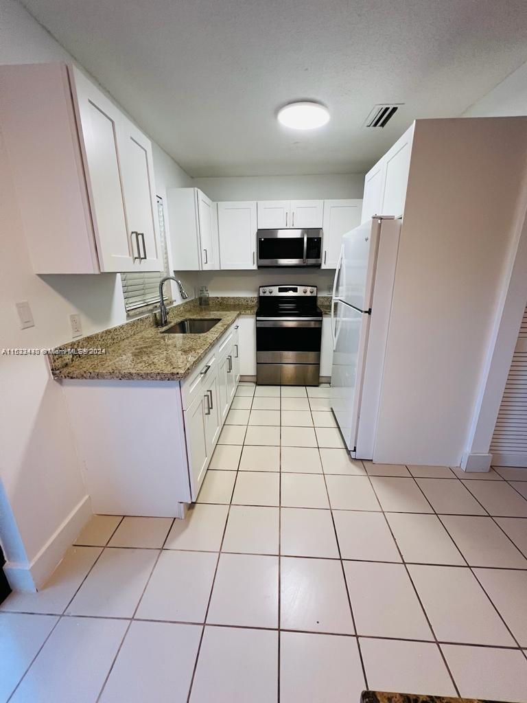 19-21 SE 4th Ter, Dania Beach, Florida 33004, ,Residentialincome,For Sale,19-21 SE 4th Ter,A11533440