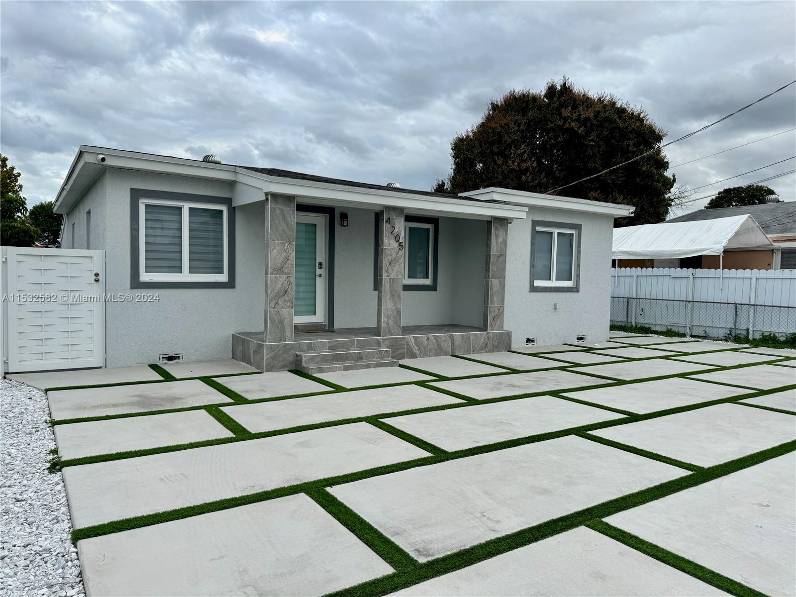 4205 E 10th Ave, Hialeah, Florida 33013, 4 Bedrooms Bedrooms, ,3 BathroomsBathrooms,Residential,For Sale,4205 E 10th Ave,A11532582