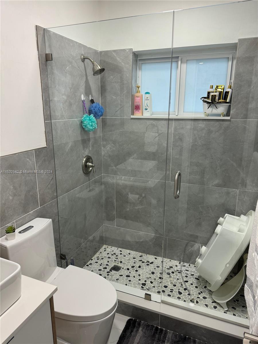4205 E 10th Ave, Hialeah, Florida 33013, 4 Bedrooms Bedrooms, ,3 BathroomsBathrooms,Residential,For Sale,4205 E 10th Ave,A11532582