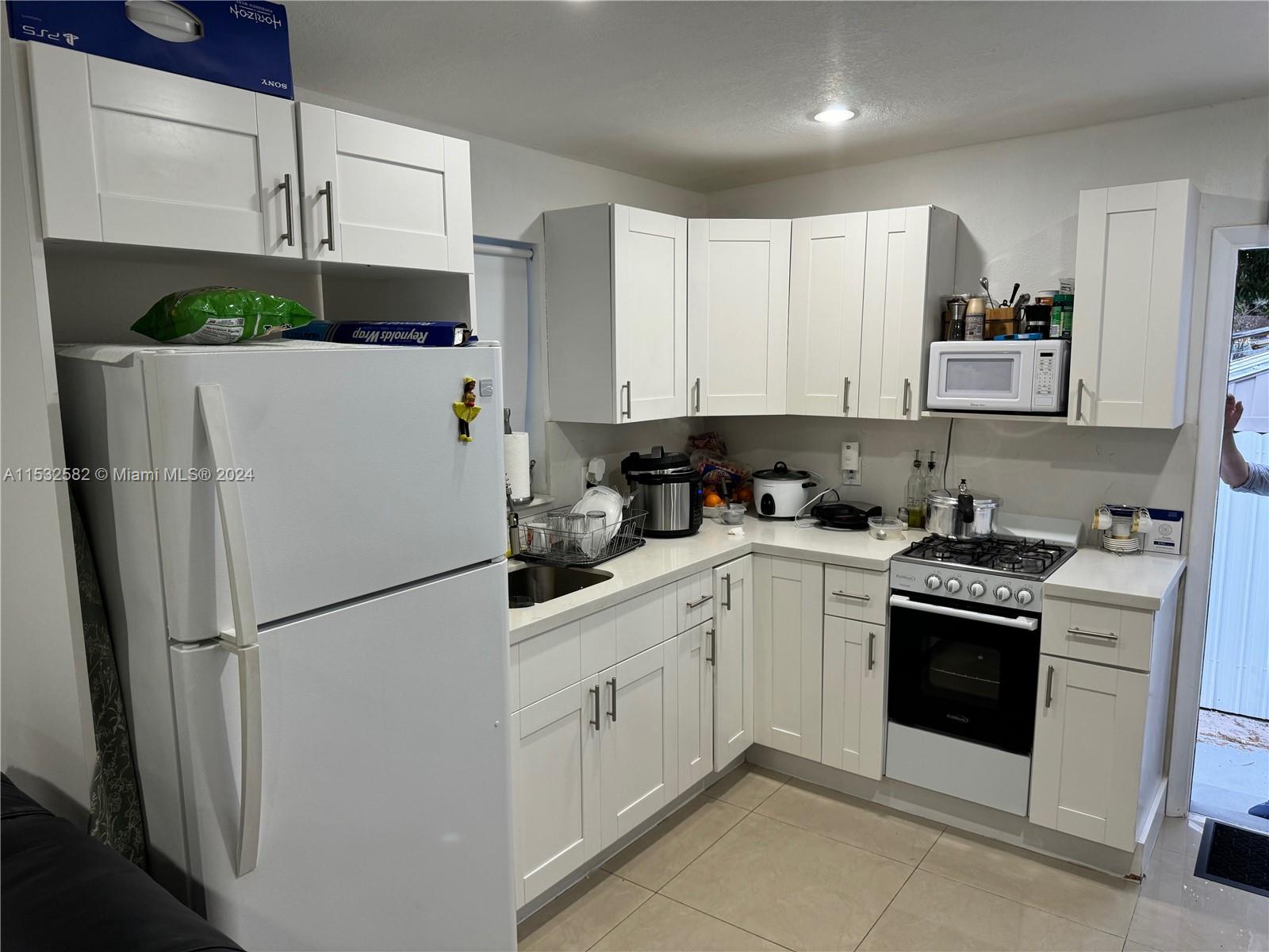 4205 E 10th Ave, Hialeah, Florida 33013, 4 Bedrooms Bedrooms, ,3 BathroomsBathrooms,Residential,For Sale,4205 E 10th Ave,A11532582