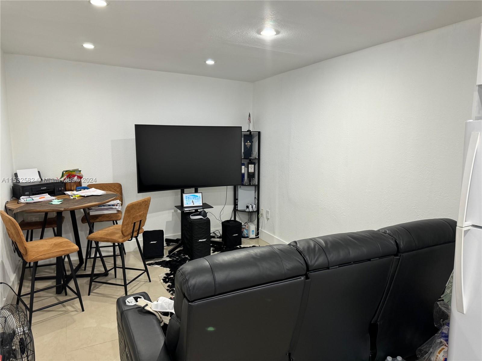 4205 E 10th Ave, Hialeah, Florida 33013, 4 Bedrooms Bedrooms, ,3 BathroomsBathrooms,Residential,For Sale,4205 E 10th Ave,A11532582