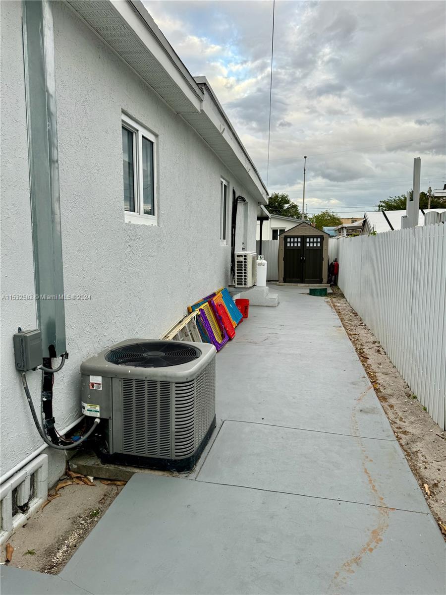 4205 E 10th Ave, Hialeah, Florida 33013, 4 Bedrooms Bedrooms, ,3 BathroomsBathrooms,Residential,For Sale,4205 E 10th Ave,A11532582