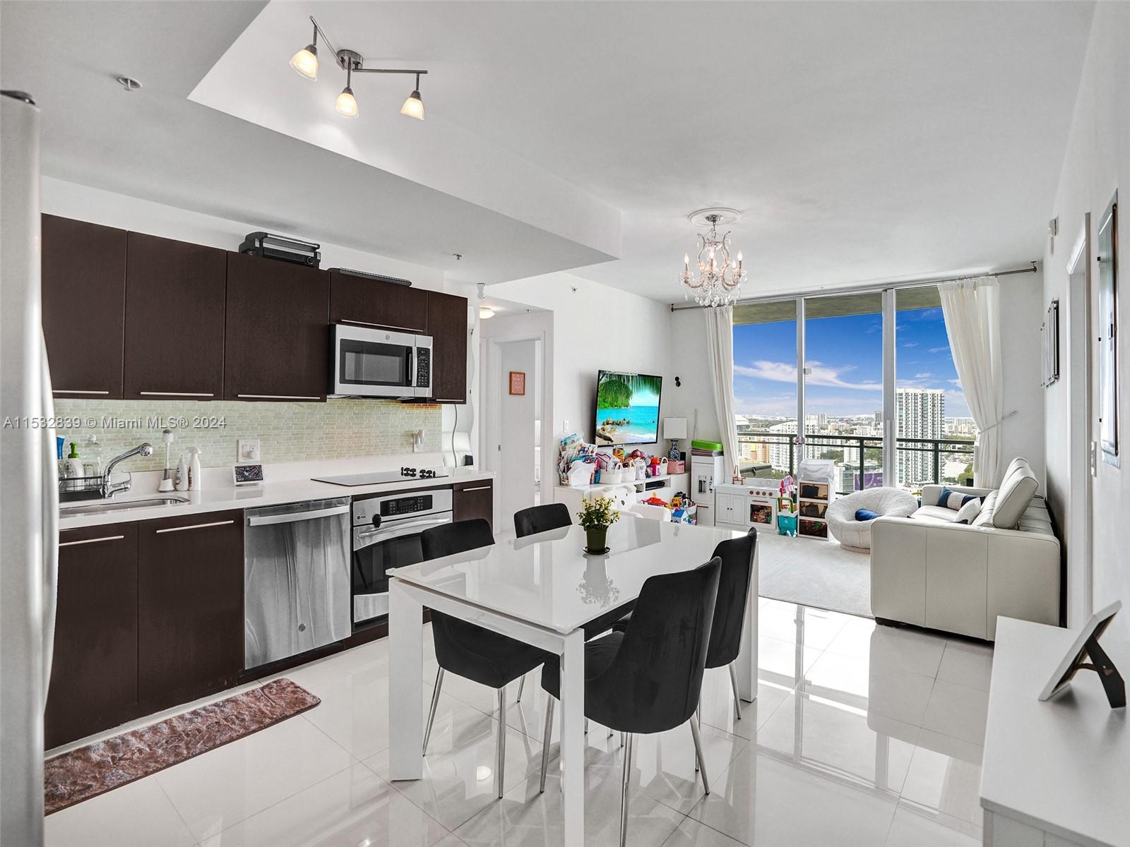 90 SW 3rd St 2707, Miami, Florida 33130, 2 Bedrooms Bedrooms, ,2 BathroomsBathrooms,Residential,For Sale,90 SW 3rd St 2707,A11532839